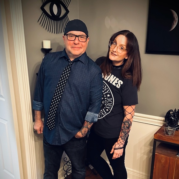 Meet your Posher, Candace mae - Picture 1 of 3